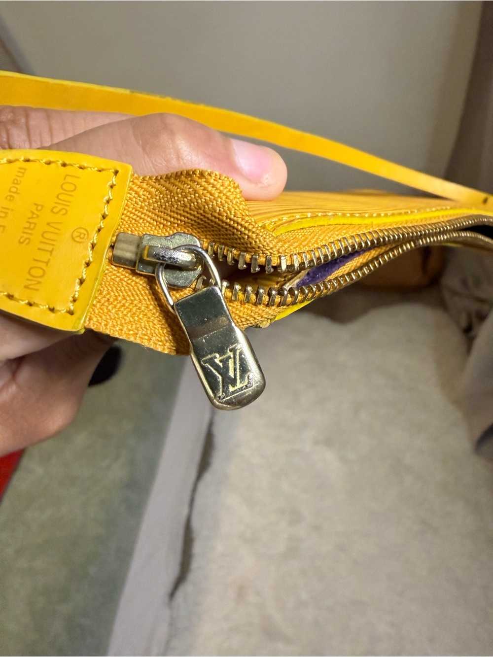 Louis Vuitton Yellow Epi Leather Shoulder Pochette - Picture 8 of 10